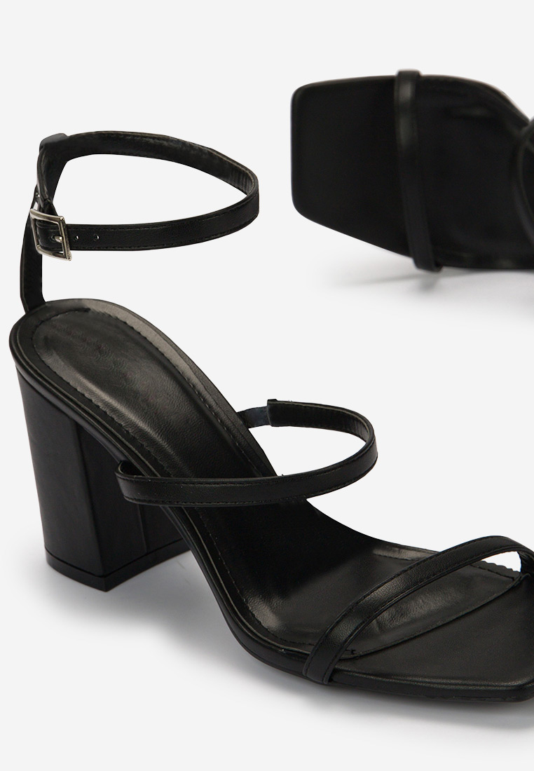 Елегантни сандали Laresa черен