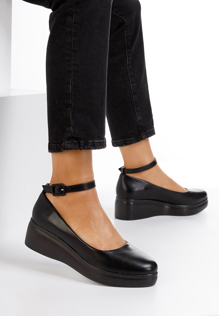 Обувки на платформа Evelyne черни