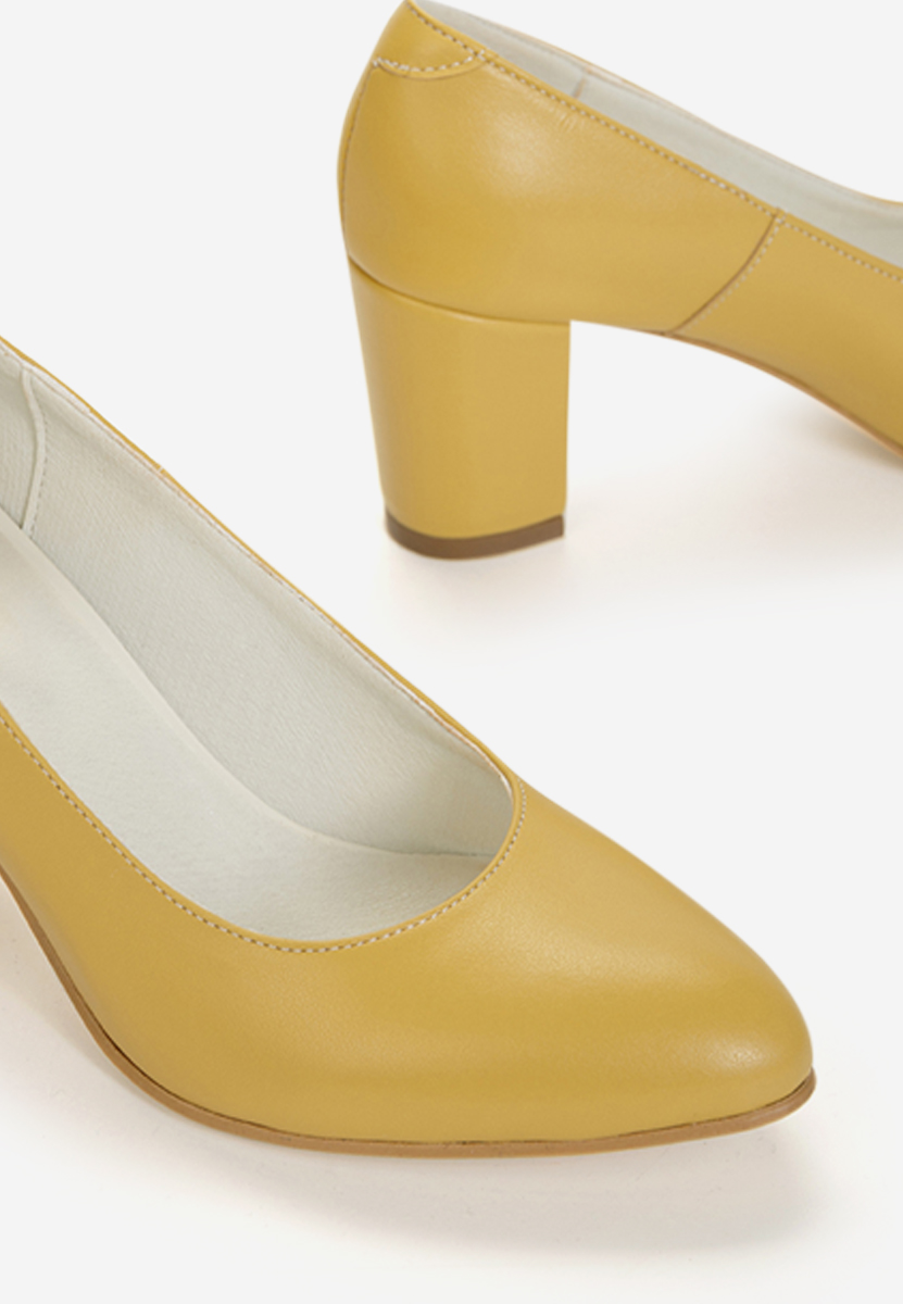 Кожени обувки Cleopatra жълтi