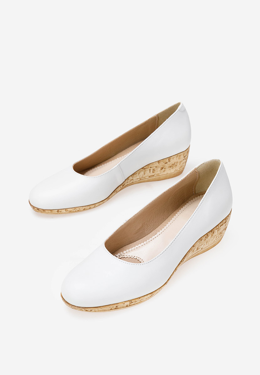 Обувки на платформа Sonia Бял