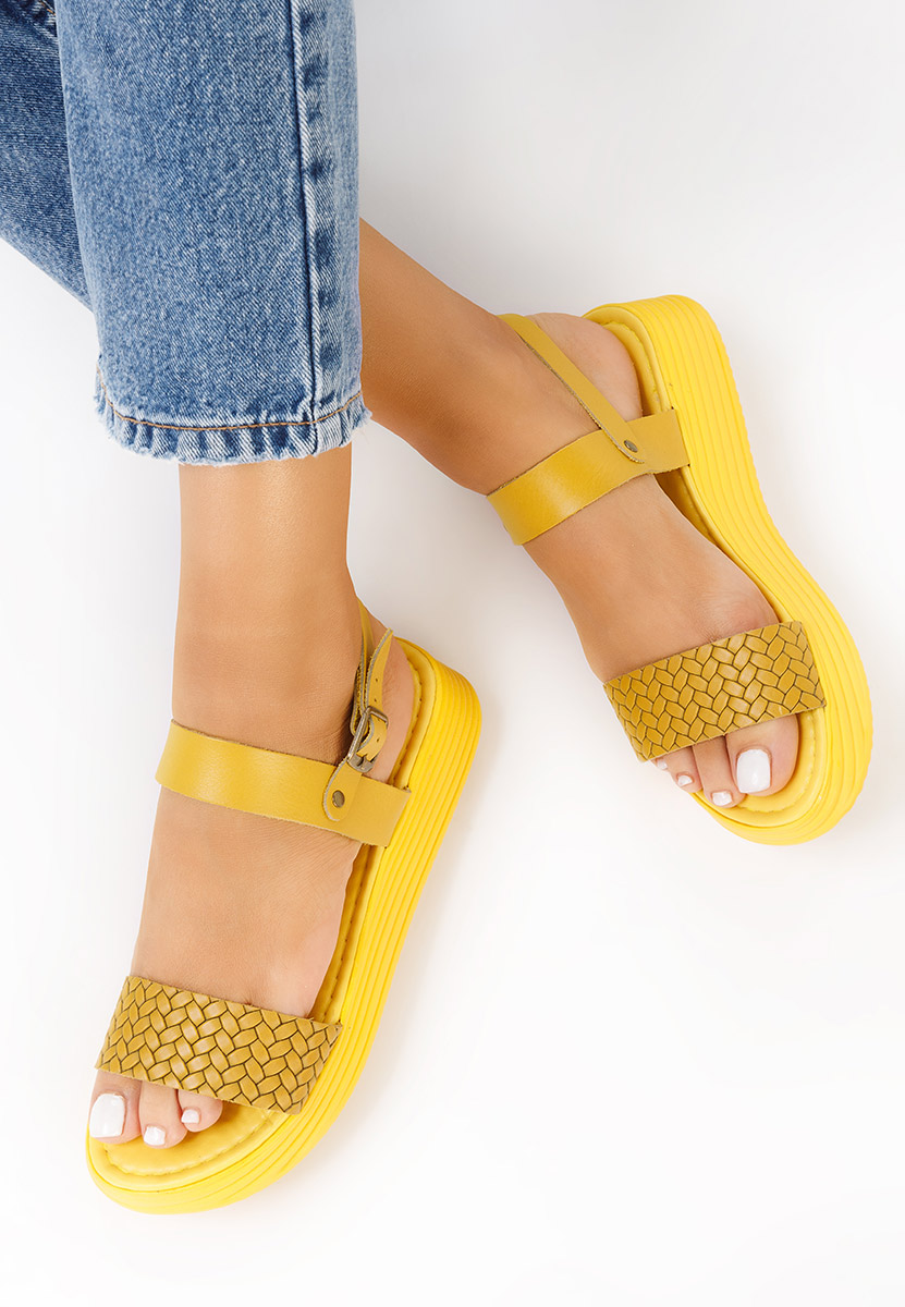 Дамски кожени сандали Legoa жълт