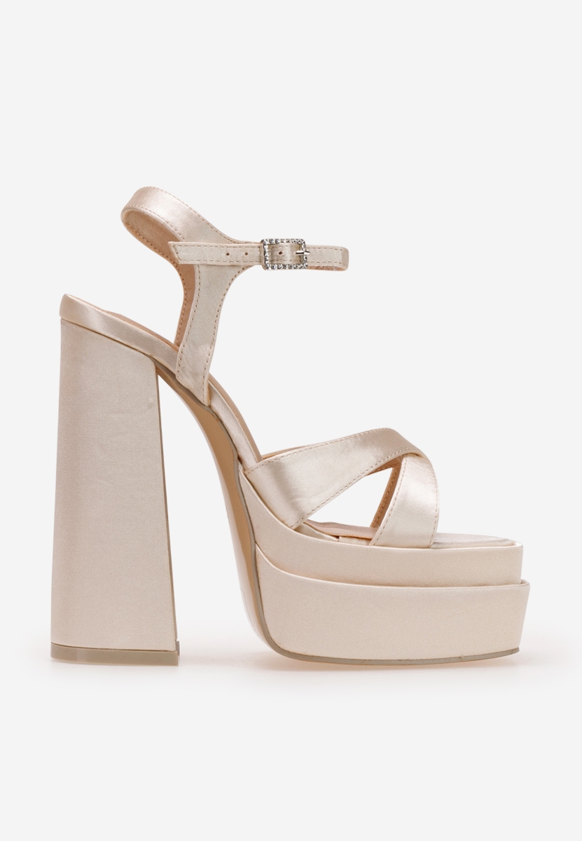 Сандали на ток Riesta златен