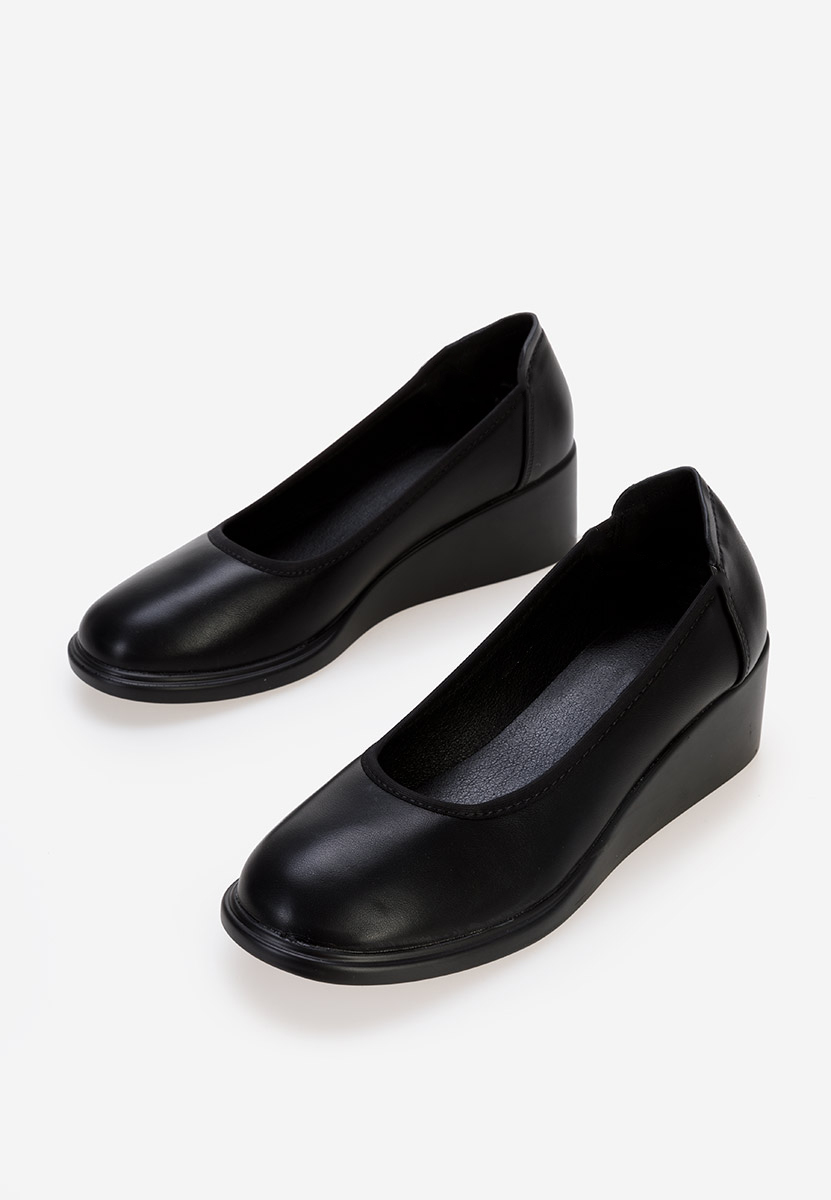Обувки на платформа Coranda черни