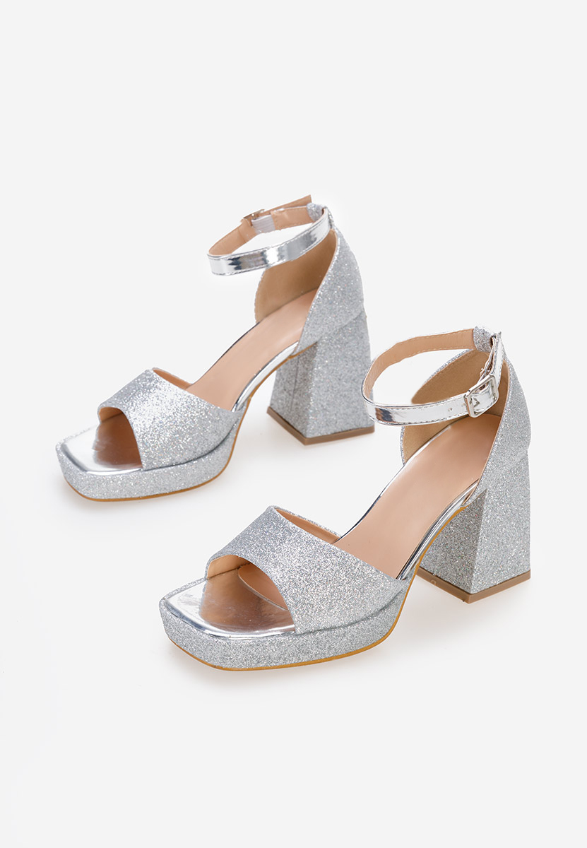 Елегантни сандали сив Roda