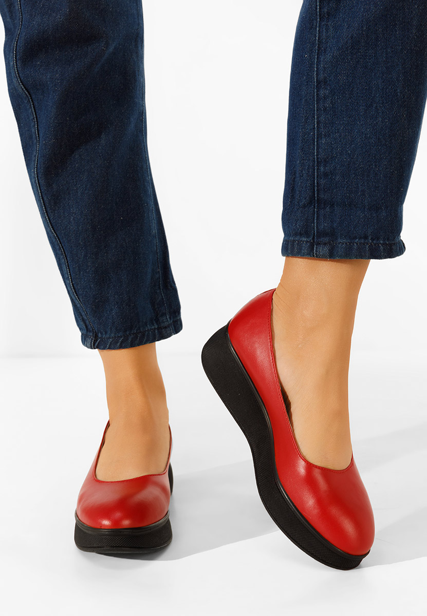 Обувки на платформа Cantoria червен