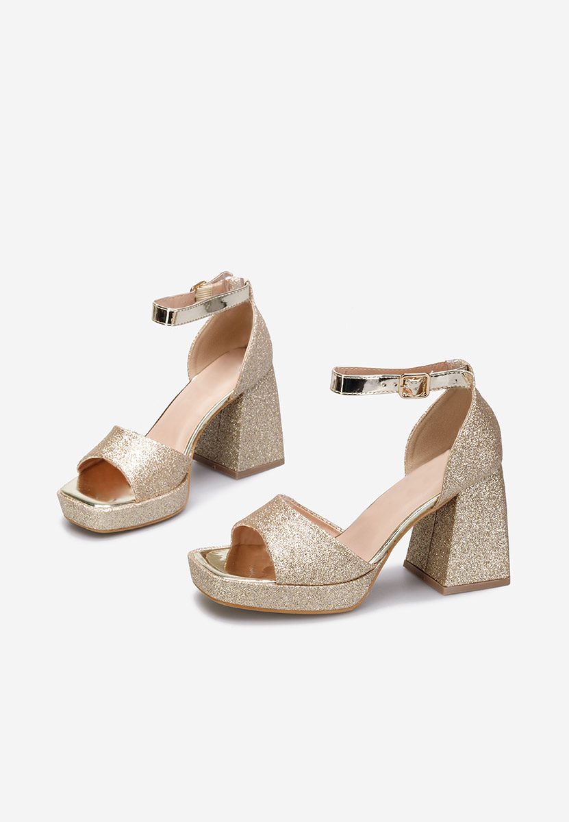 Елегантни сандали Roda златен
