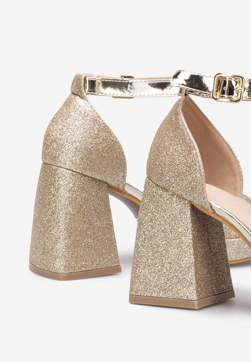 Елегантни сандали Roda златен