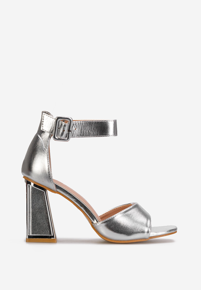 Елегантни сандали Trisa сив