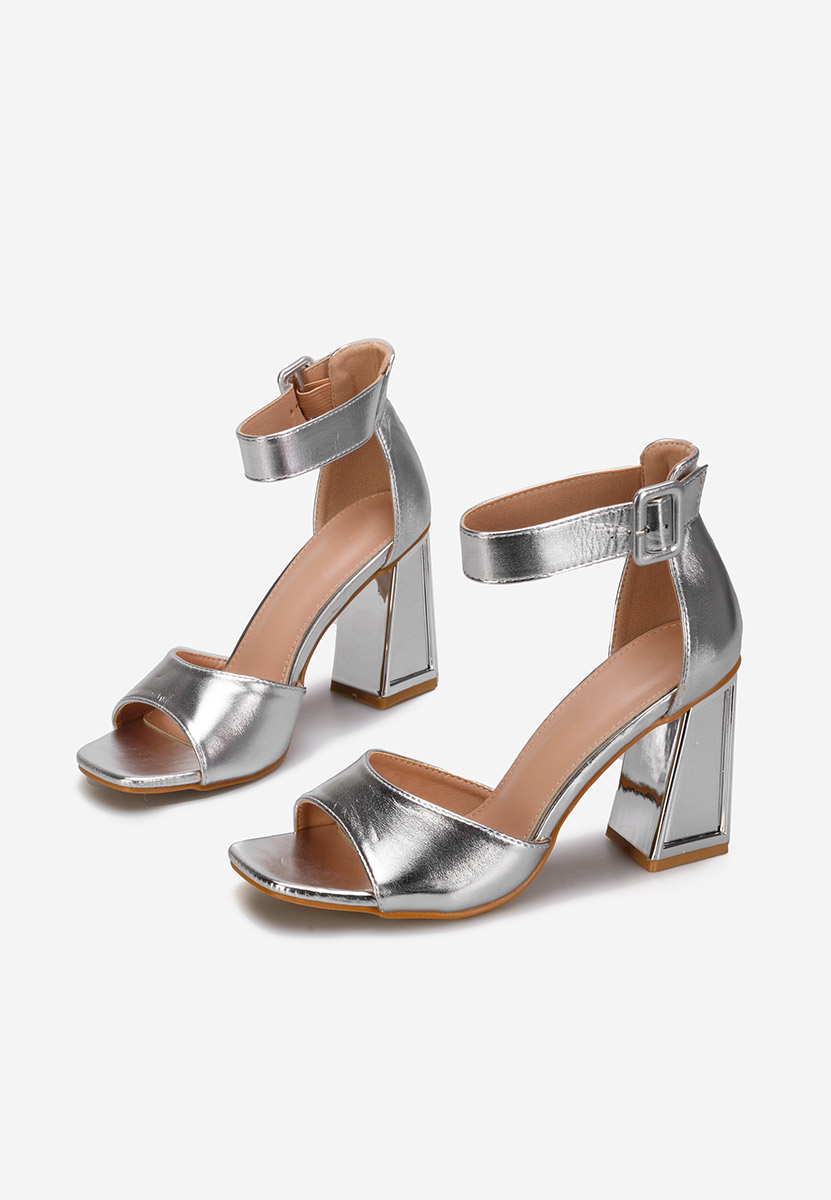 Елегантни сандали Trisa сив