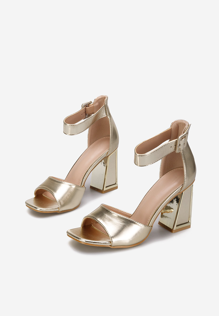 Елегантни сандали Trisa златен