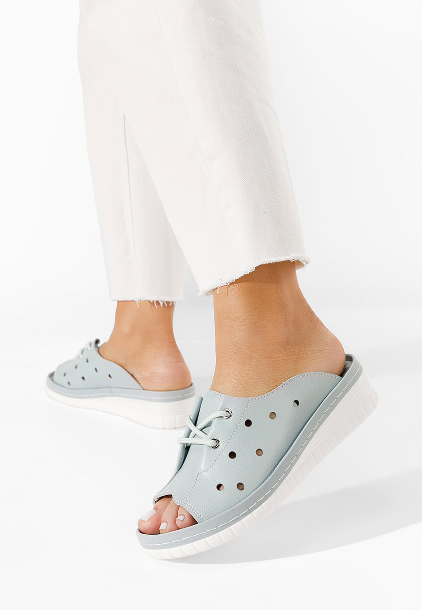 Чехли от естествена кожа Patricia светло син