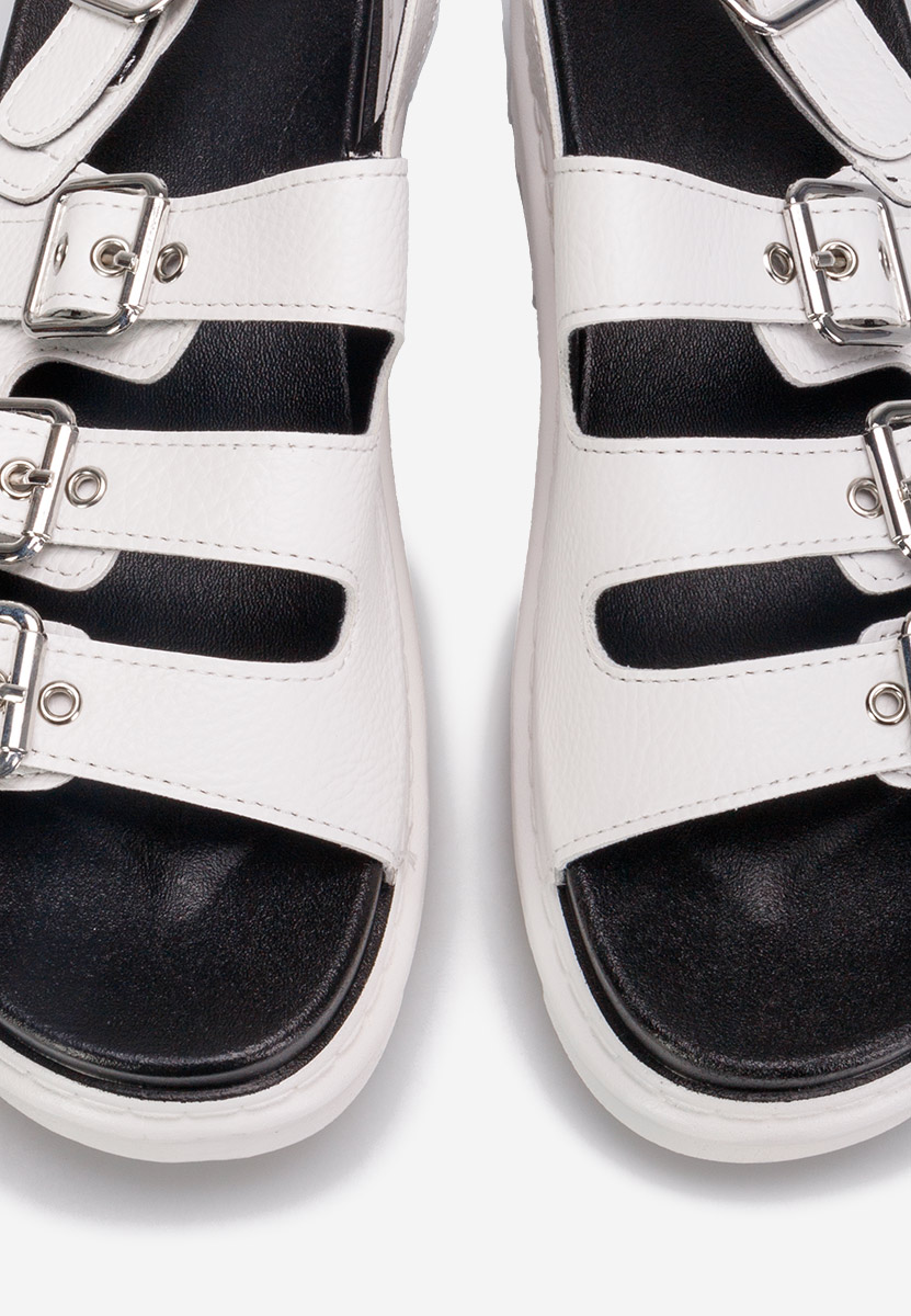 Сандали на платформа Edena бели