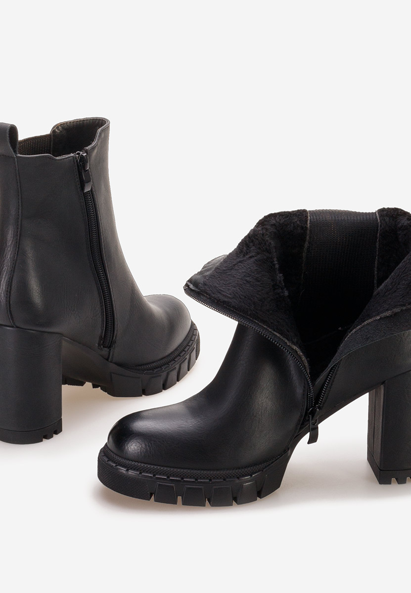 Боти на дебел ток Veloria черен