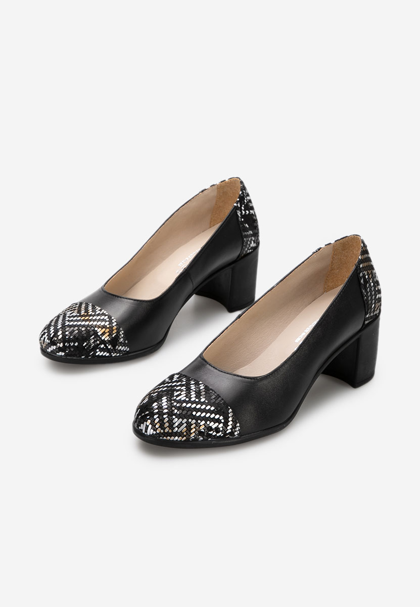 Oбувки с дебел ток Judy V7 черни