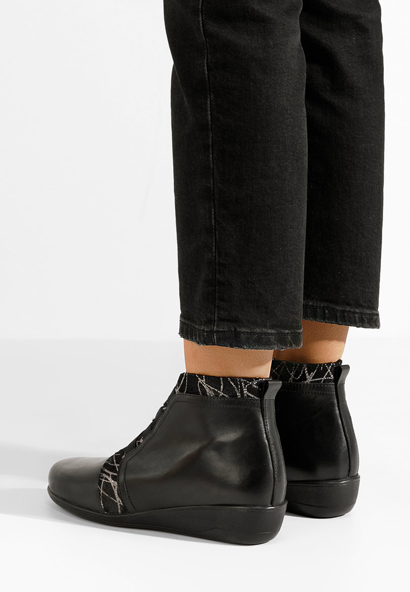 Боти естествена кожа Tashia V4 черен