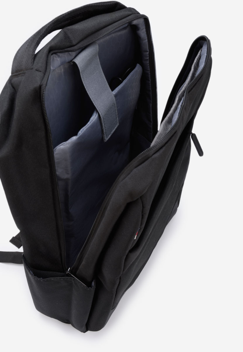 Дамски раница Magnify черна