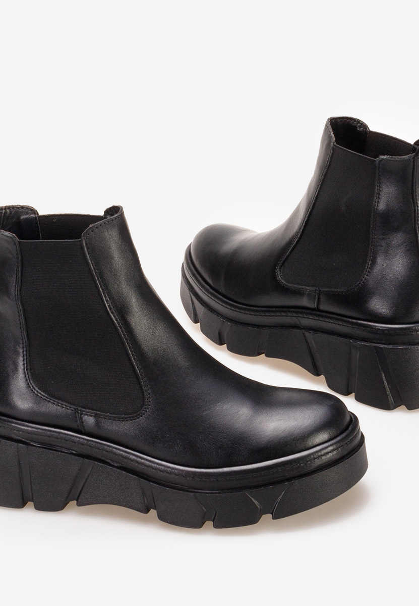 Дамски боти Avelyn черен