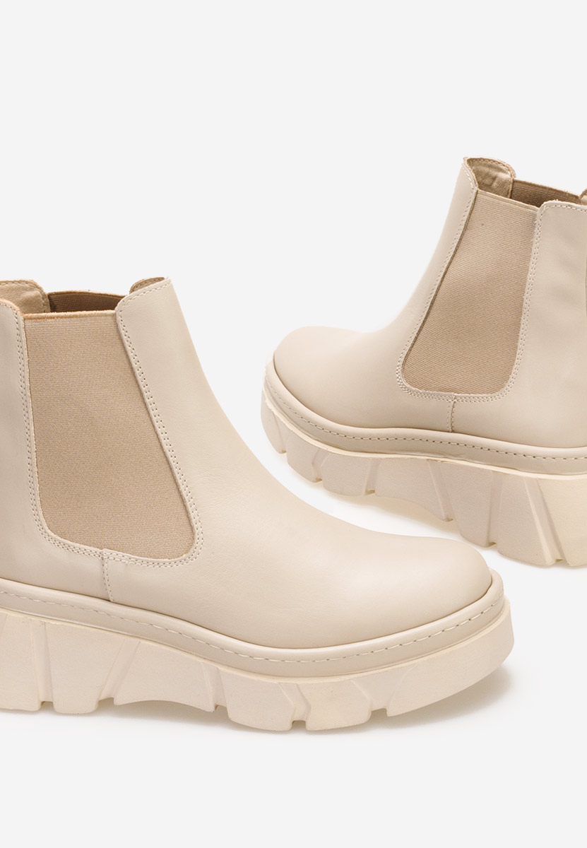 Дамски боти Avelyn бежов