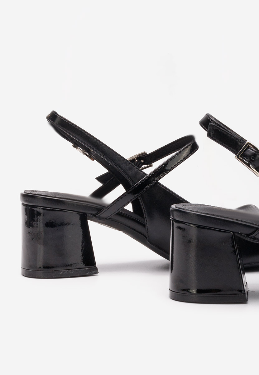 Oбувки с дебел ток Eriosa черни