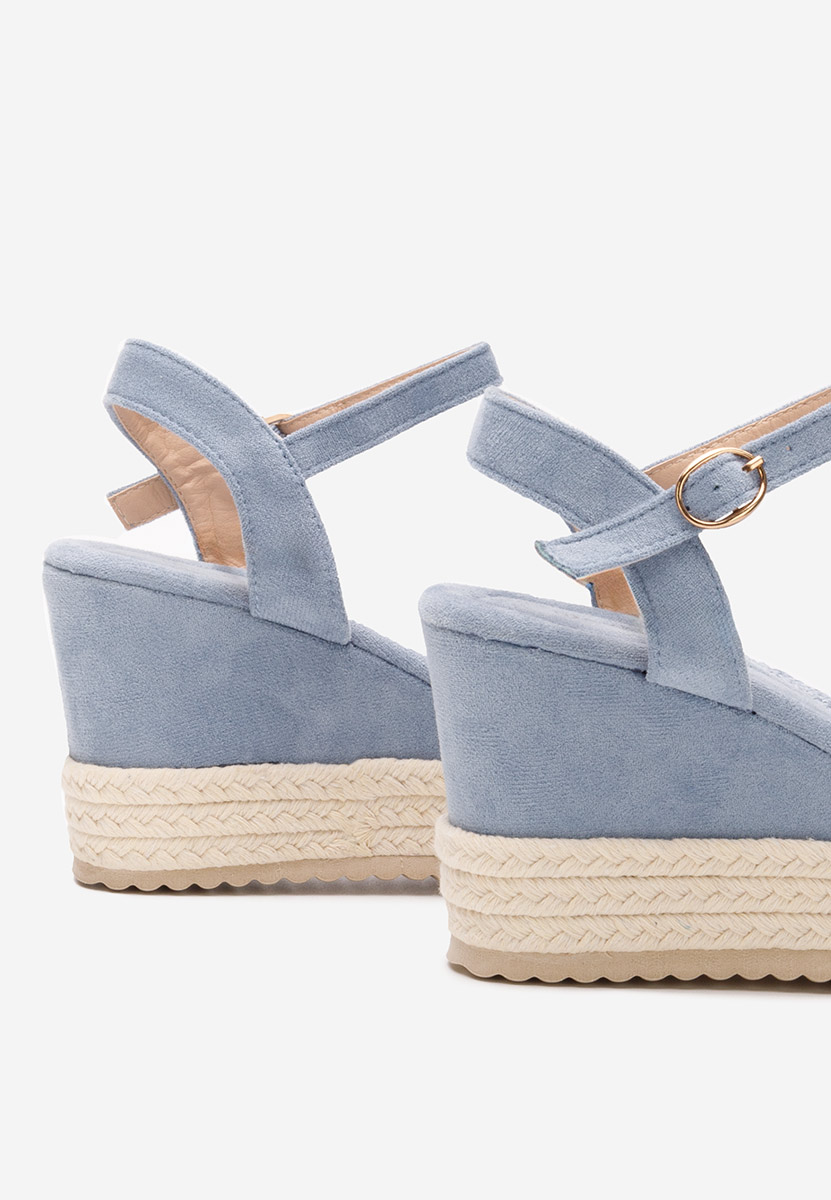 Сандали на платформа Miliana светло син