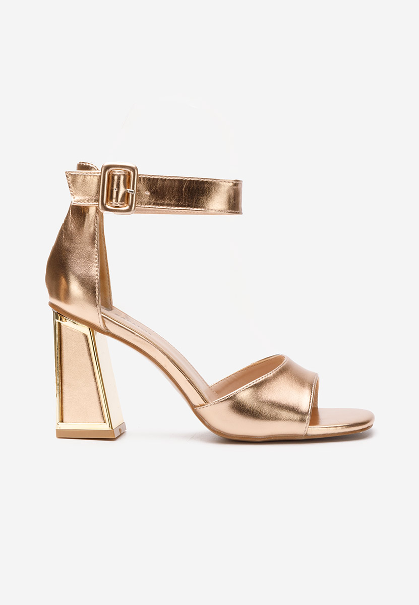 Елегантни сандали Trisa шампанско