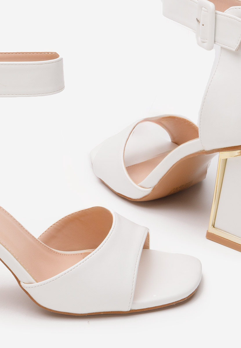 Елегантни сандали Trisa бели