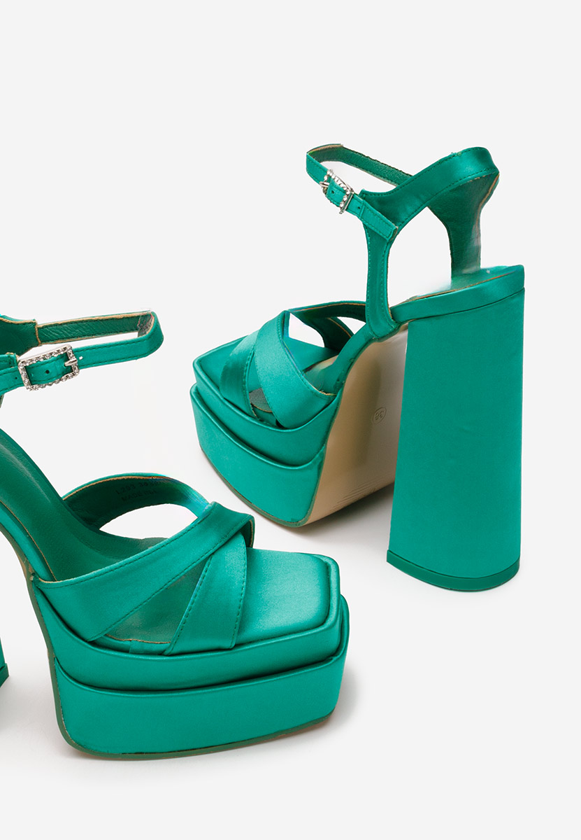 Cандали на висок ток Riesta зелен