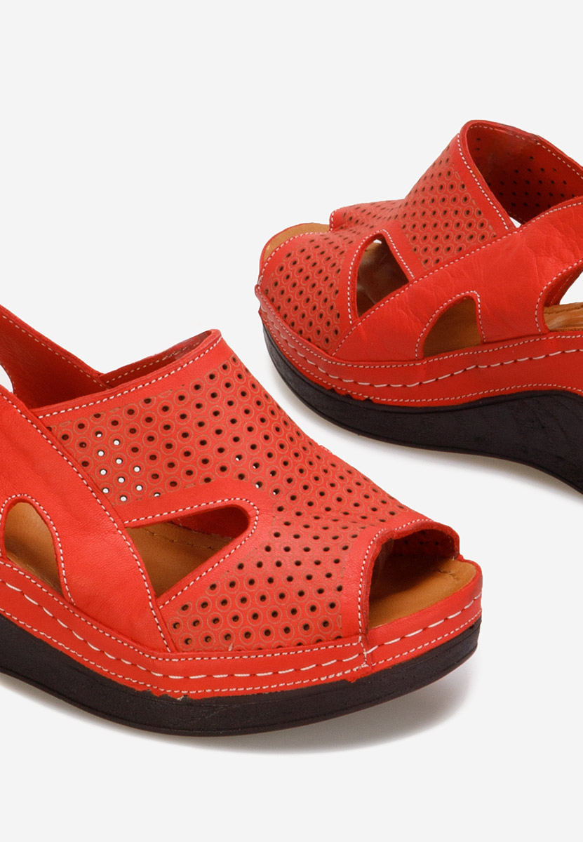 Сандали на платформа Paola червен