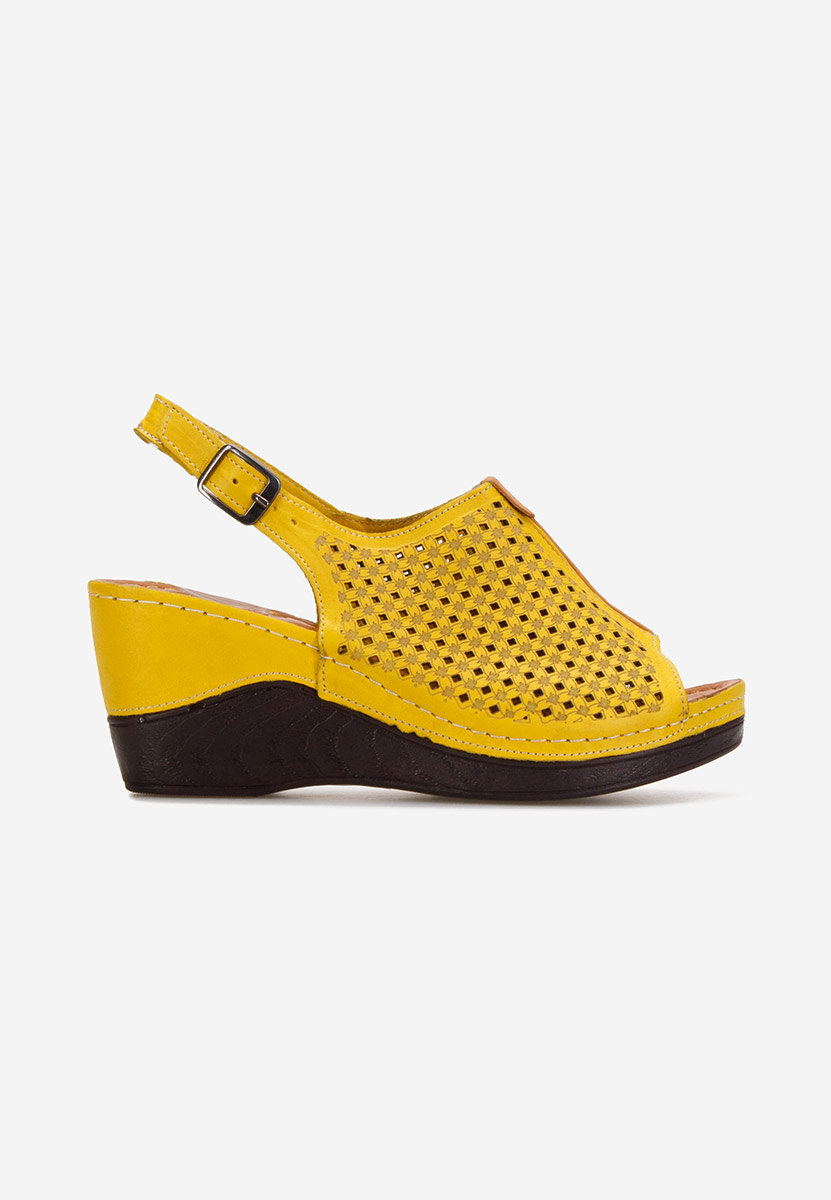 Сандали на платформа Paola жълт