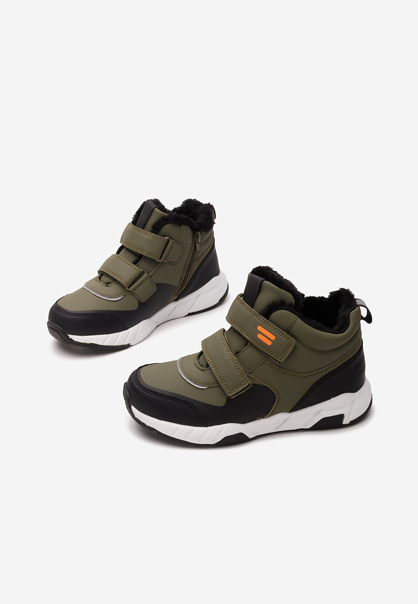 Момчета боти Arstel каки