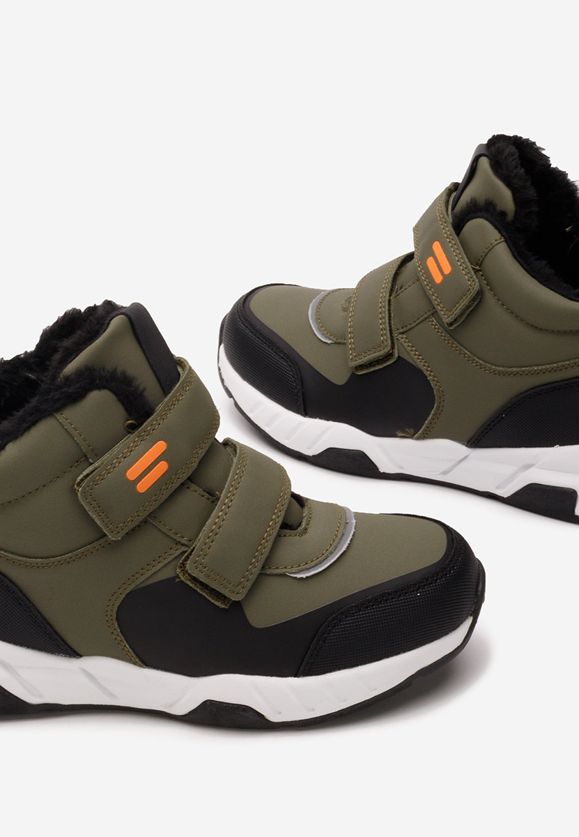 Момчета боти Arstel каки