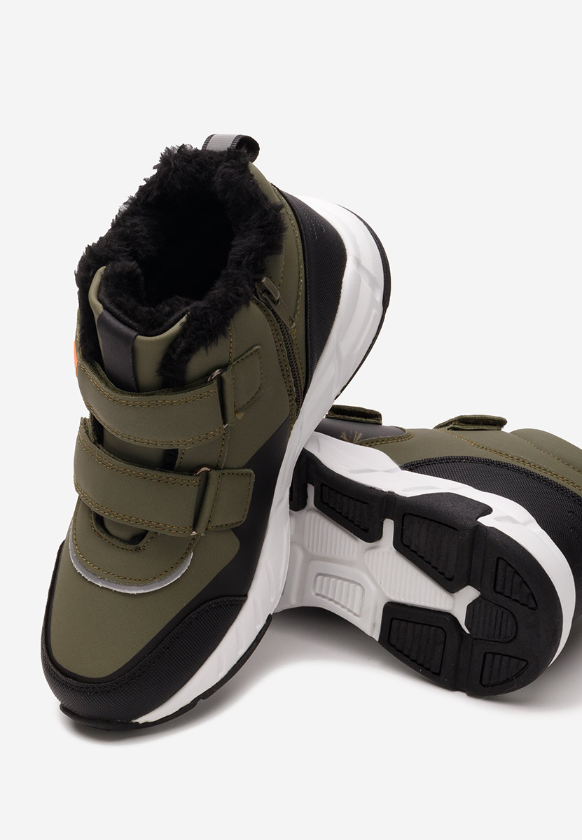 Момчета боти Arstel каки