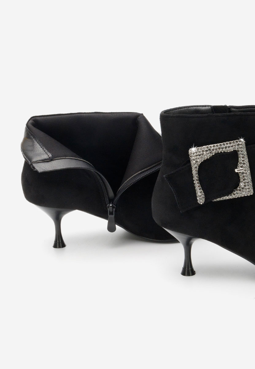 Боти на висок ток Karlene черен