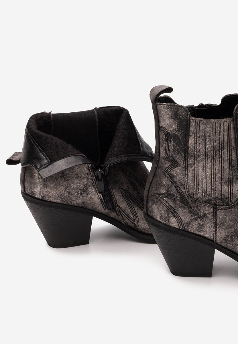 Заострени Pesire сив