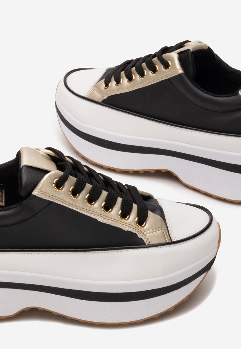 Cникърси на платформа Lavenia черни