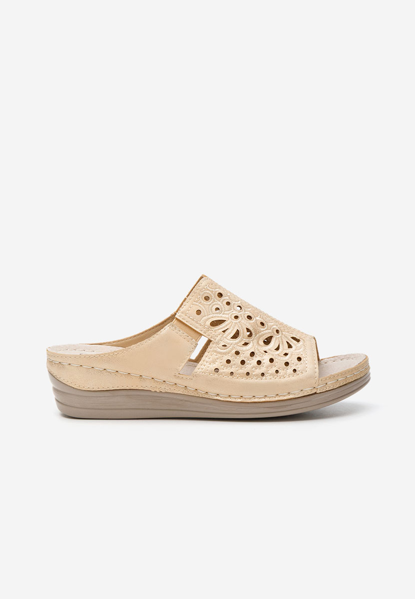 Чехли на платформа Evangelina бежов