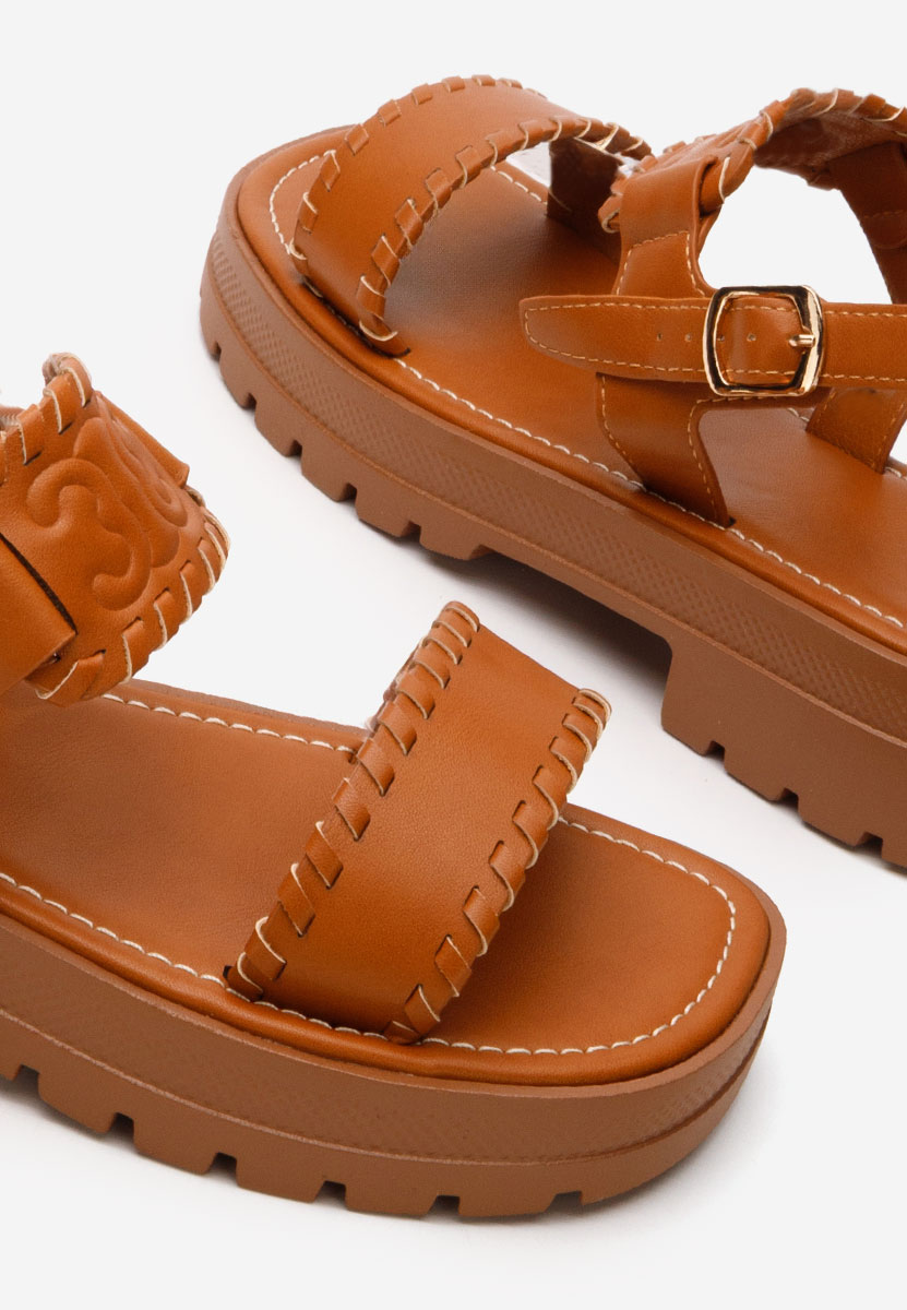 Ежедневни сандали Loryanna камел