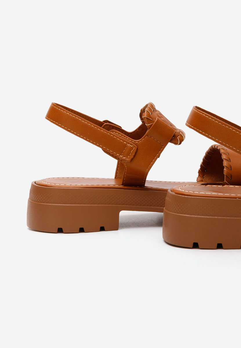 Ежедневни сандали Loryanna камел