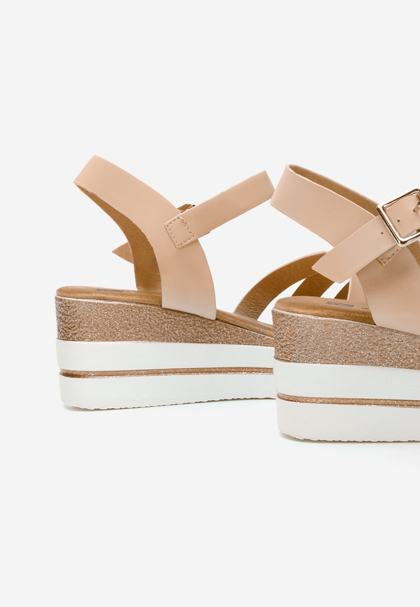 Елегантни сандали Serafina шампанско