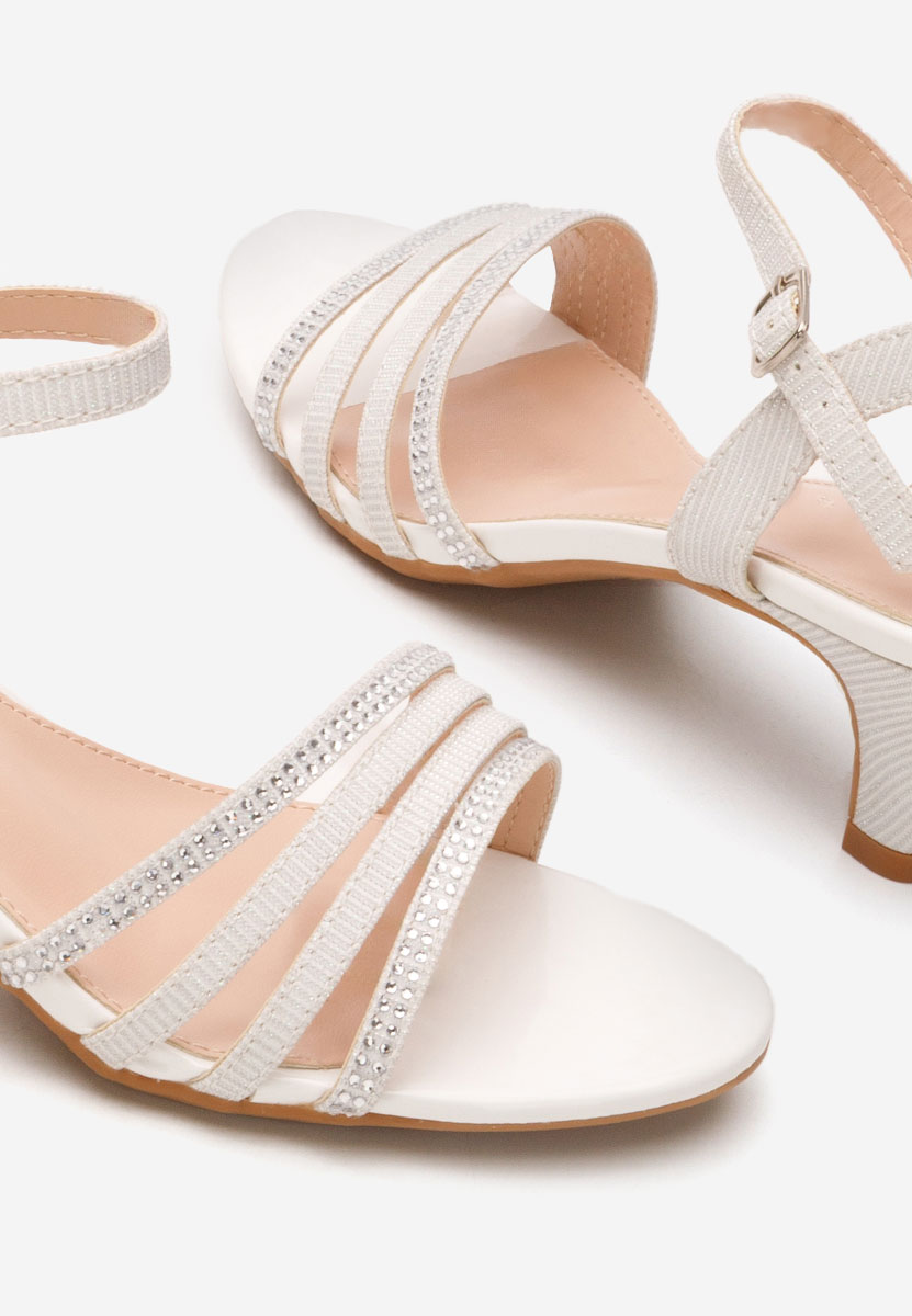 Cандали на нисък ток Dennisa бели