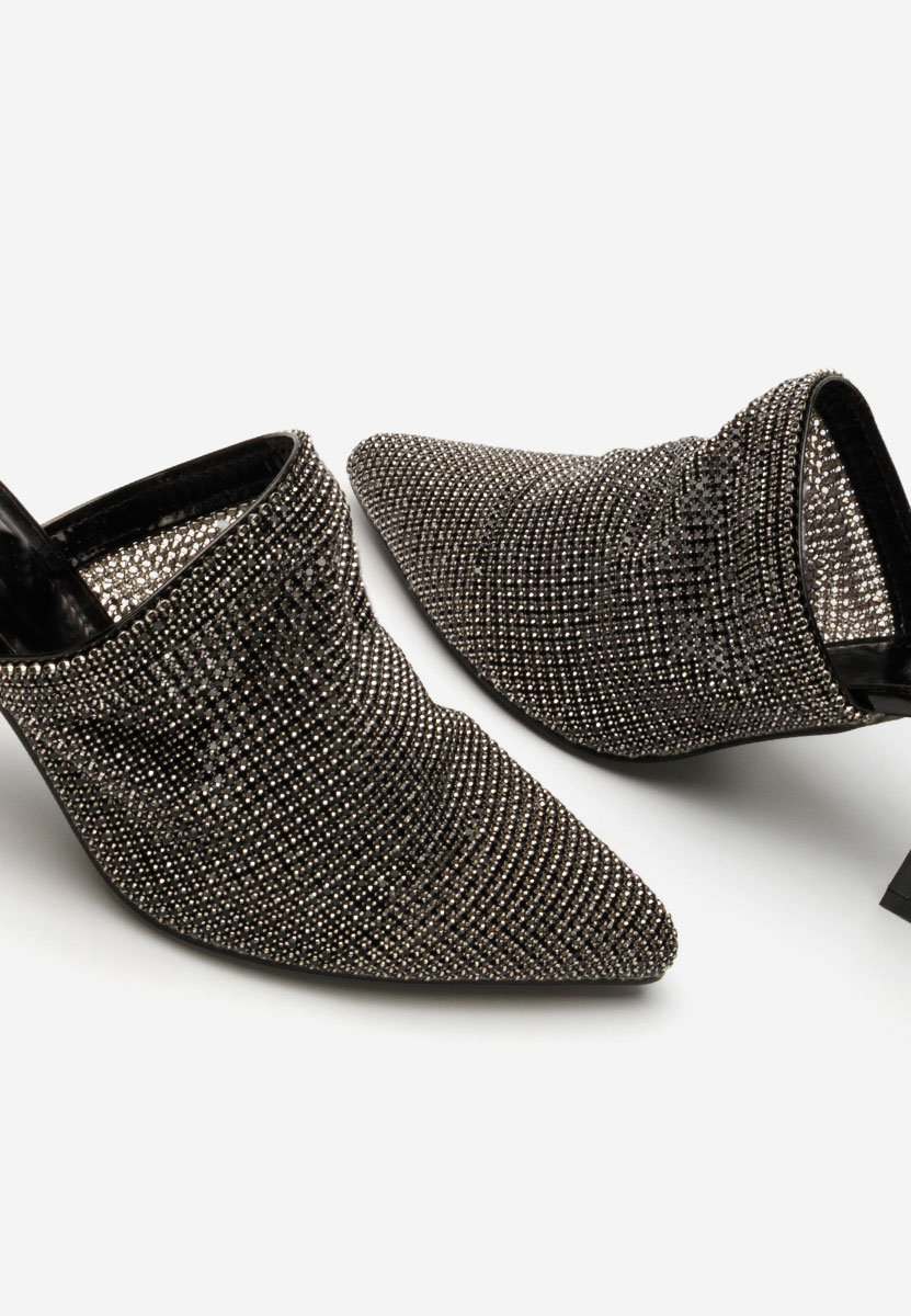 Дамски чехли Vanelsa черни