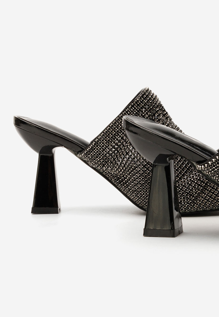 Дамски чехли Vanelsa черни