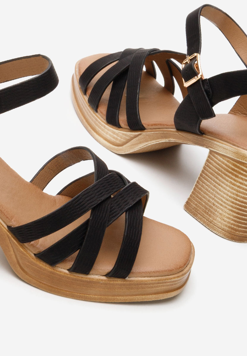 Сандали на ток Melonisa черен