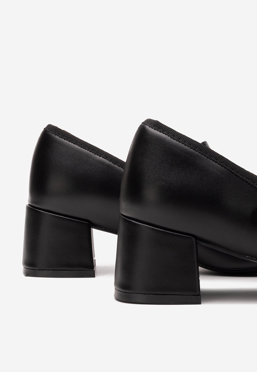 Oбувки с дебел ток Vanila черни