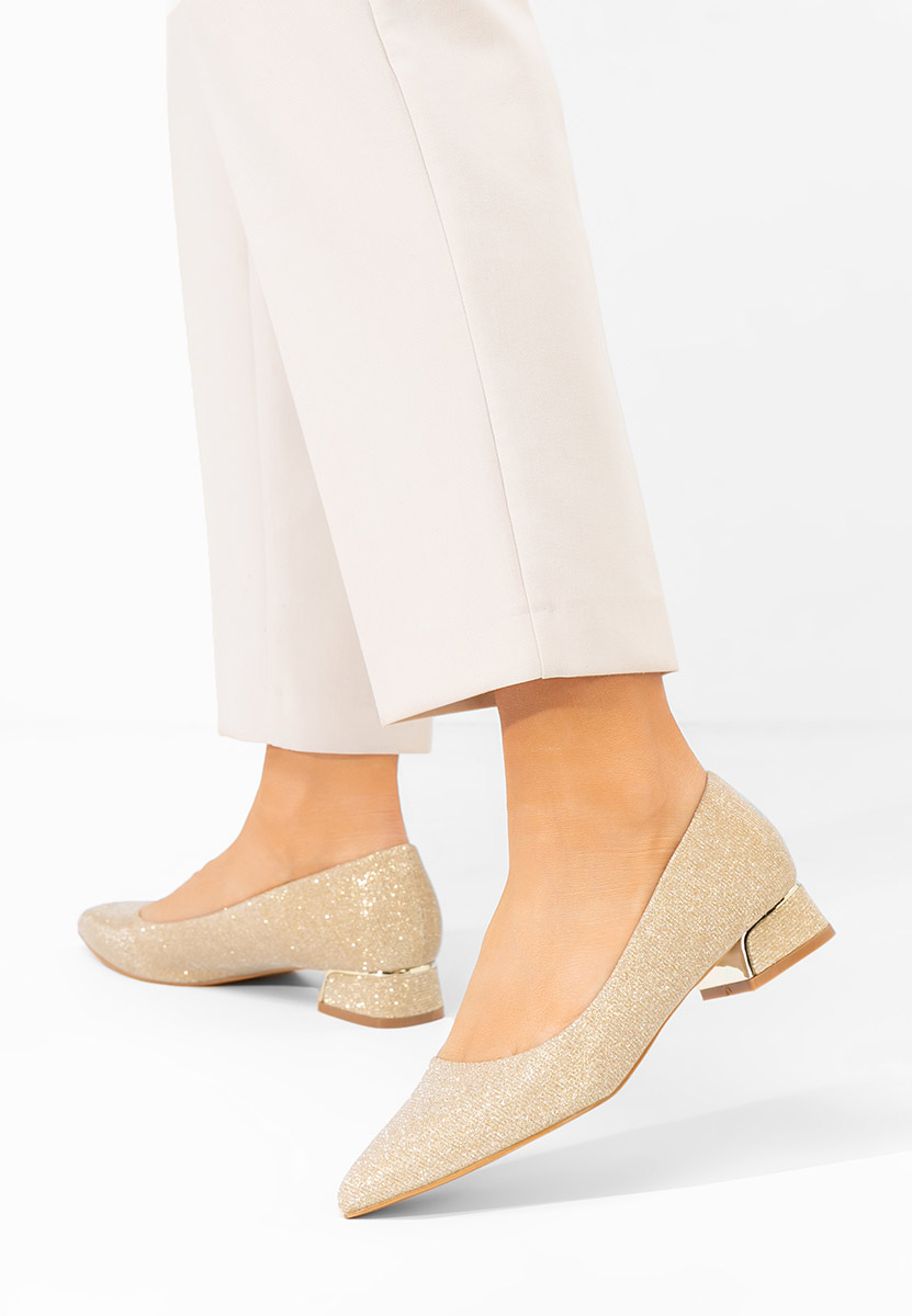 Oбувки с дебел ток Daricela златен