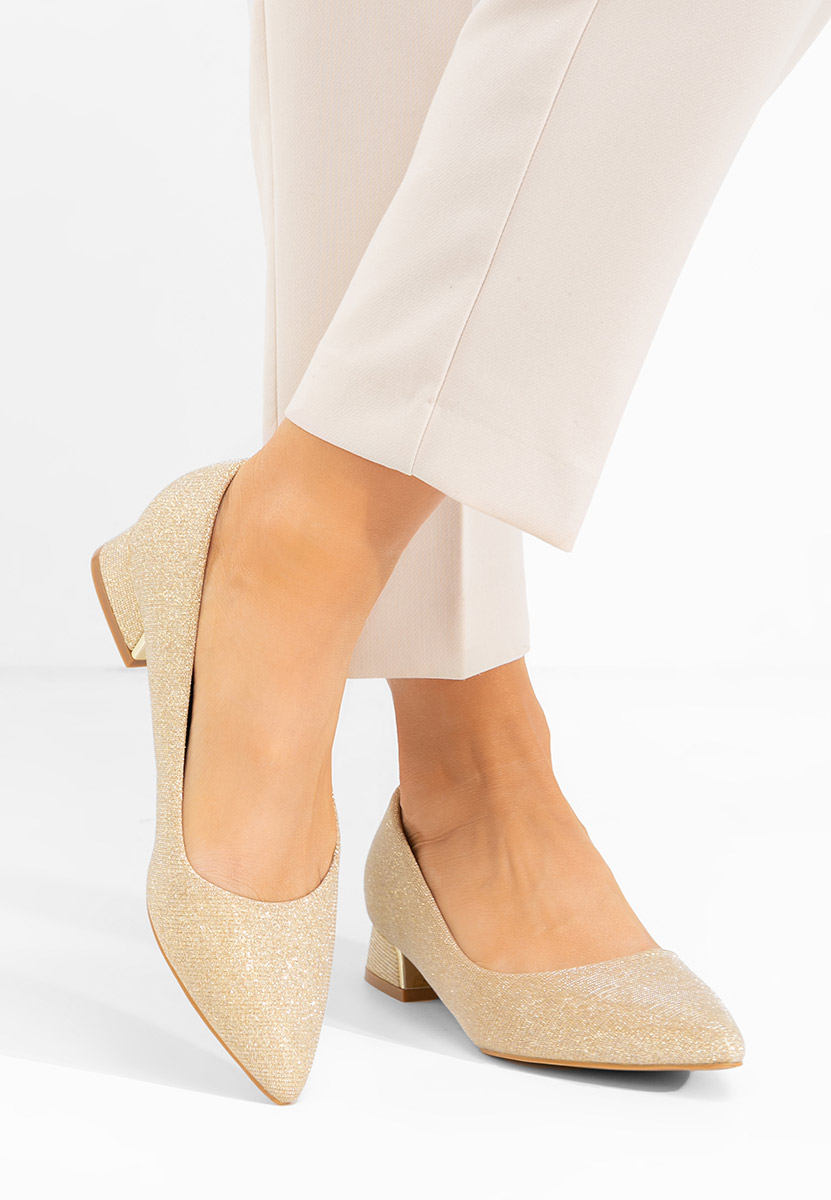 Oбувки с дебел ток Daricela златен