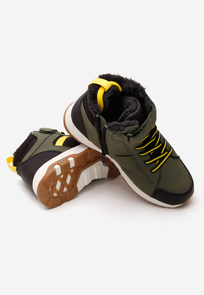 Момчета боти Razzle каки