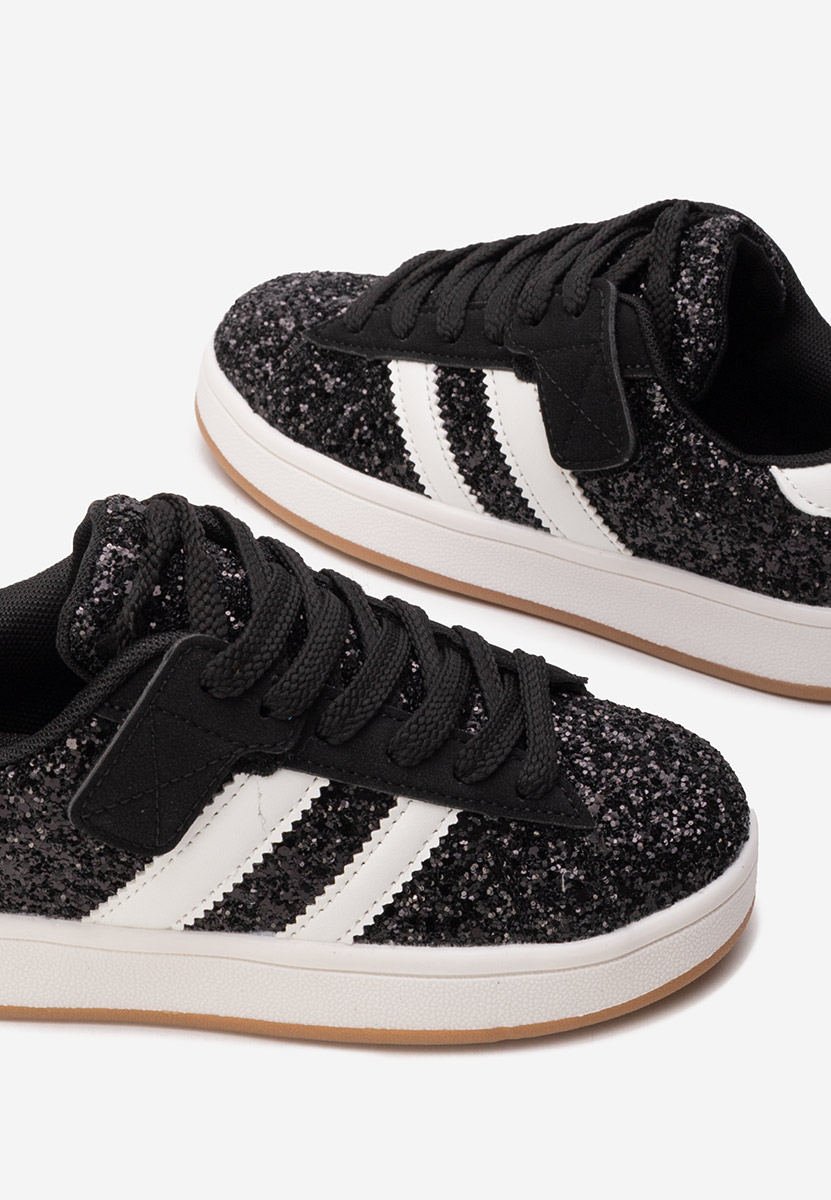 Маратонки за момичета Cleosa черни Маратонки за момичета Cleosa черни