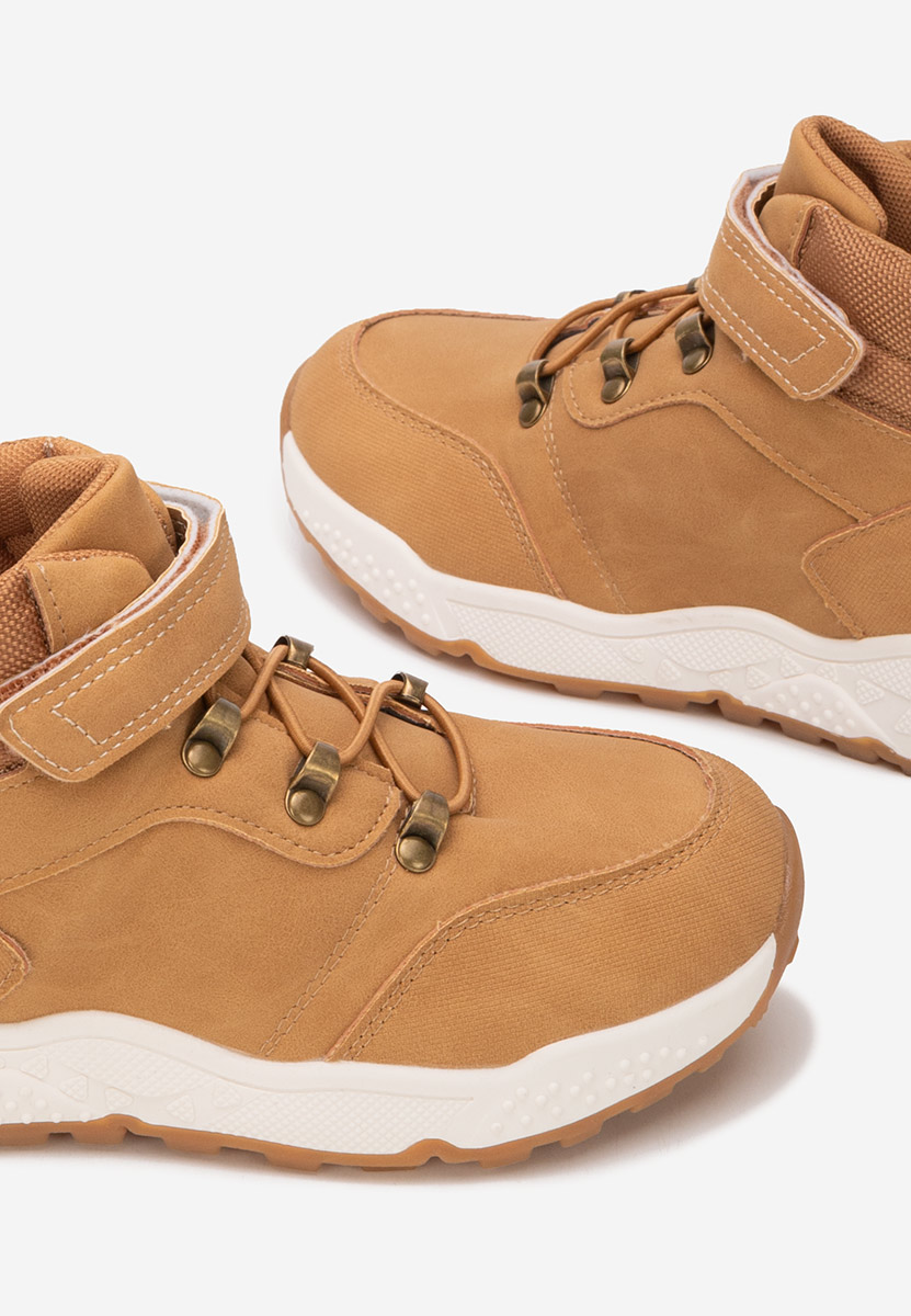 Момчета боти Isnor камел