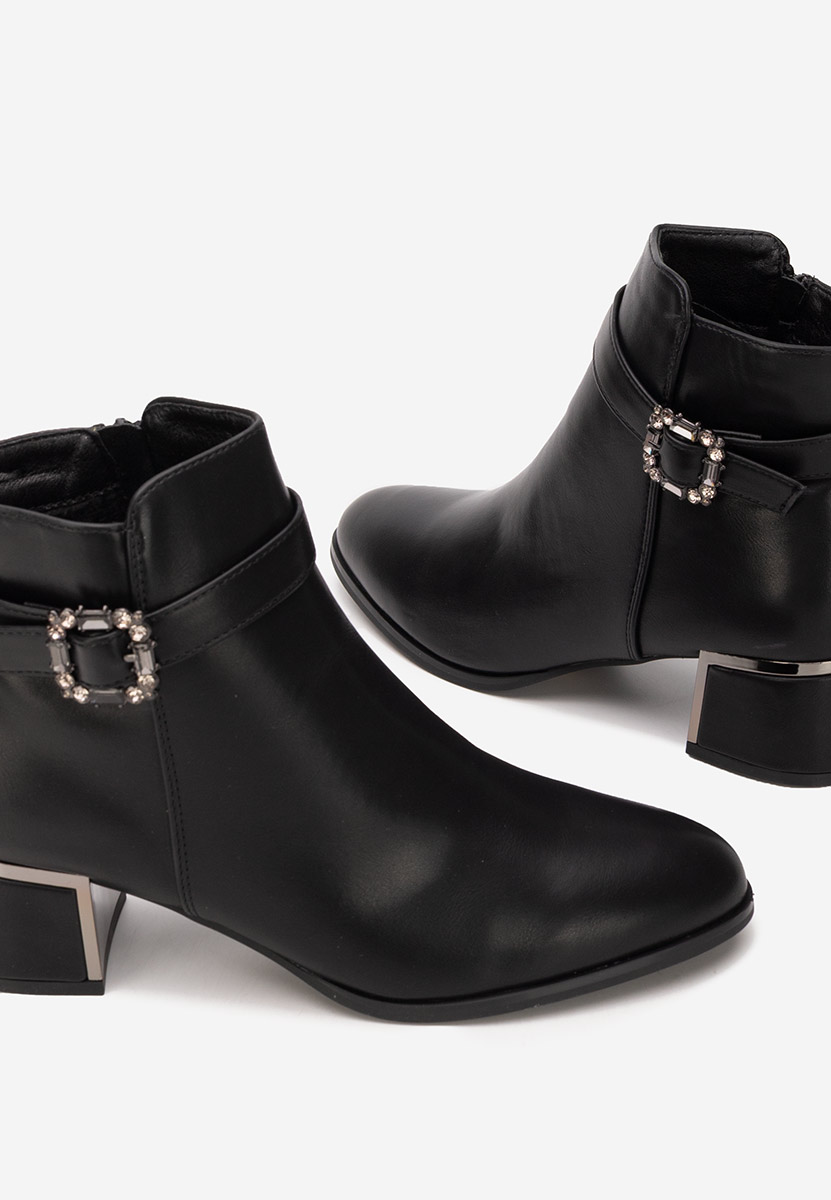 Боти на дебел ток Freina V2 черен